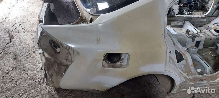 Крыло задная правая Nissan Skyline v35