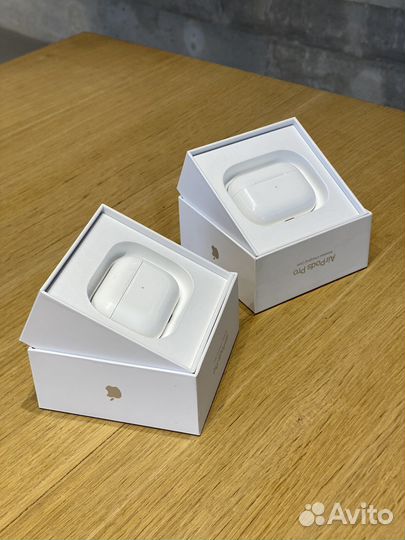 Apple Футляр с беспроводной зарядкой для AirPods 3