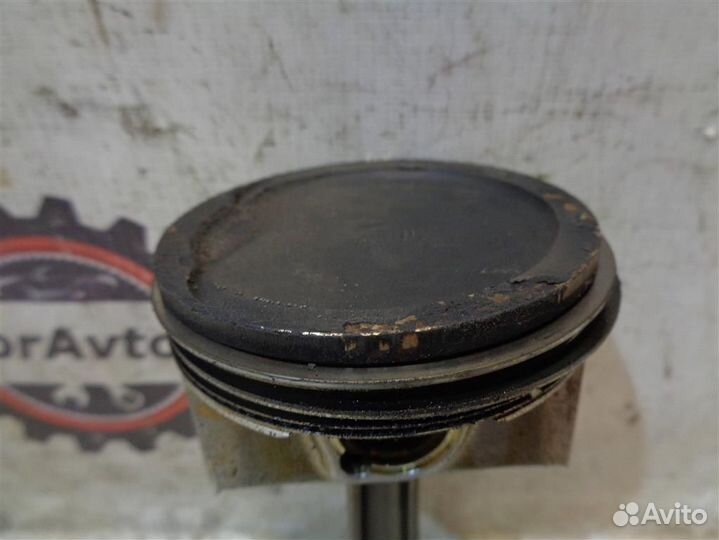 Поршень с шатуном VW Polo Sedan