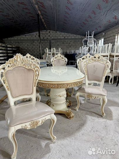 Стол и стулья от производителя