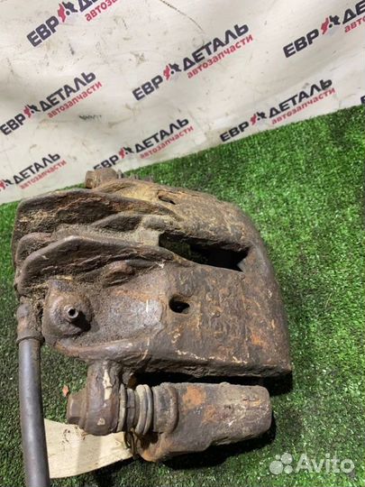 Суппорт тормозной передний правый Mitsubishi