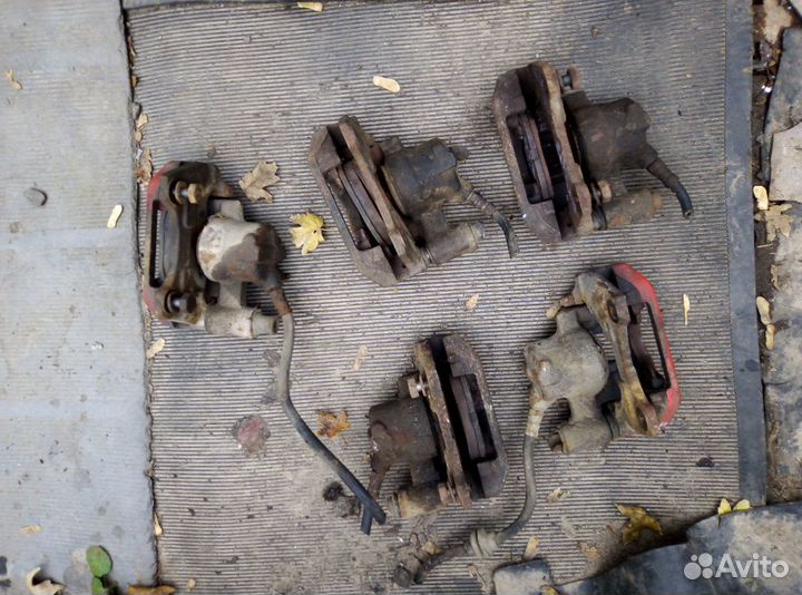 Суппорт тормозной передний Fiat Punto mk1 176 r13