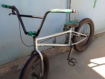 Трюковой велосипед BMX марки "Mongoose"