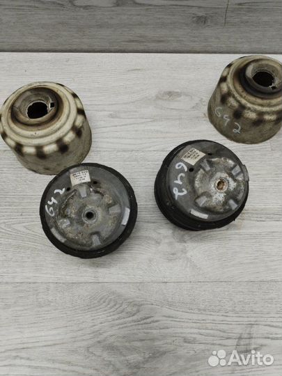 Подушка двигателя Mercedes E-Class W211 OM642 2008