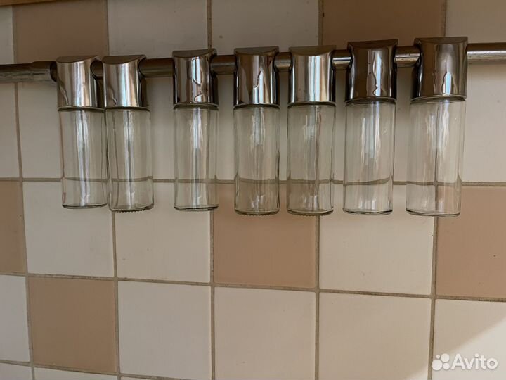 Полка, емкости для приправ и новый рейлинг