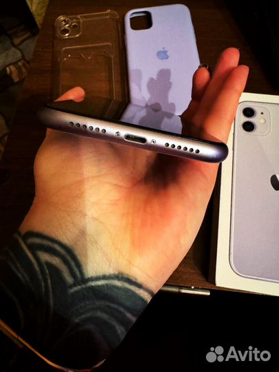 iPhone 11, 64 ГБ