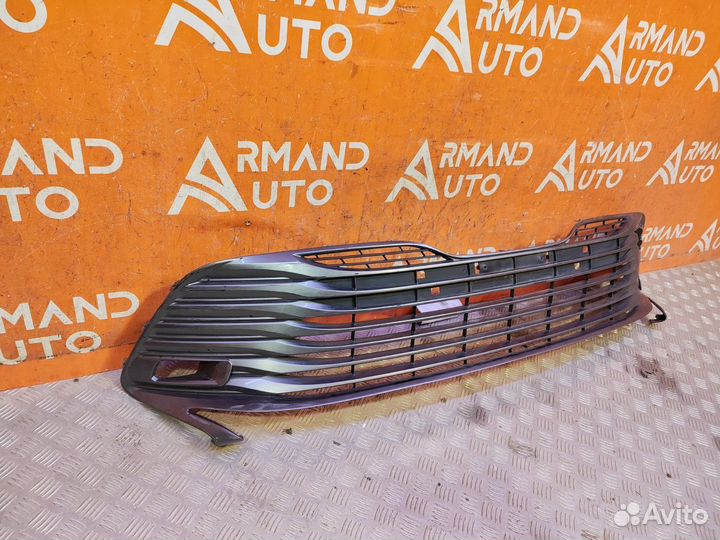Решетка бампера передняя Toyota Camry 8 XV70