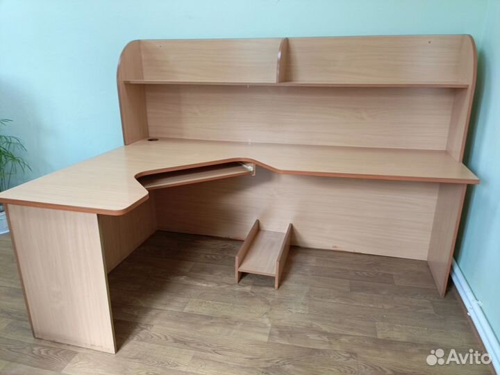 Продаю компьютерные столы