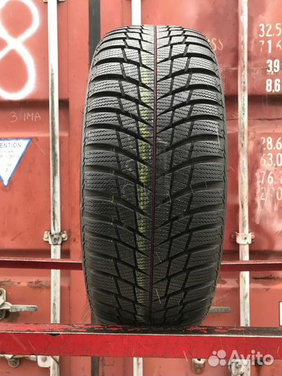 Bridgestone Blizzak LM-001 205/55 R17