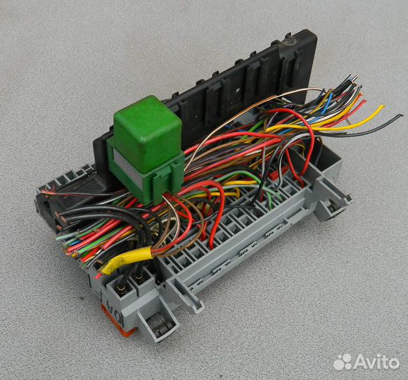 Блок предохранителей Opel Astra F 1.6