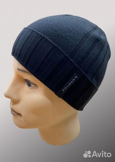 Вязаная мужская шапка с отворотом в рубчик черная