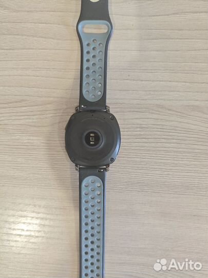 Смарт часы Samsung gear sport