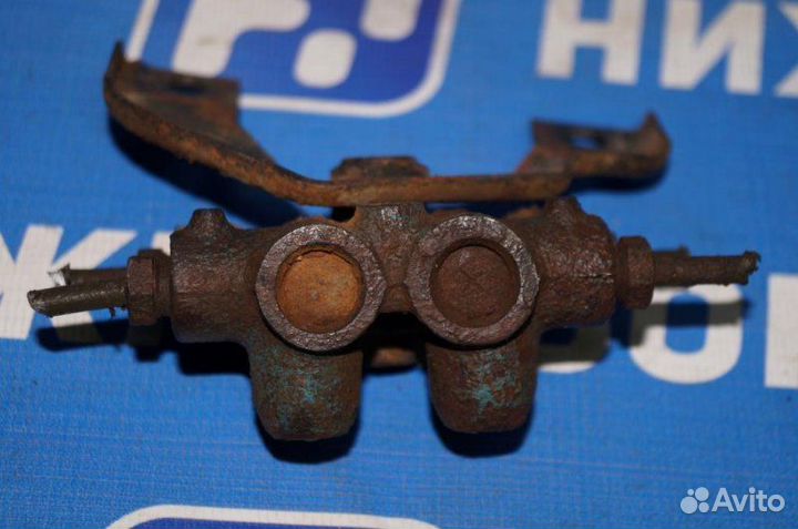 Распределитель тормозных сил Mitsubishi Carisma DA