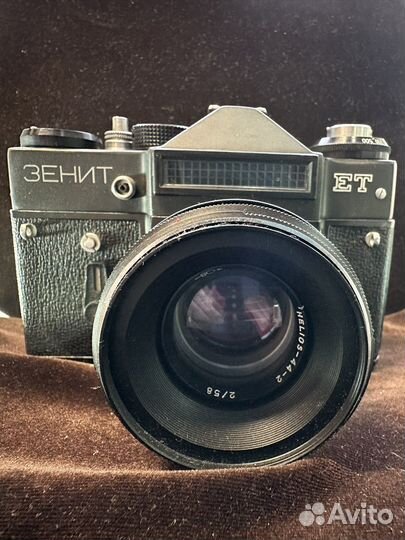 Плёночный фотоаппарат зенит