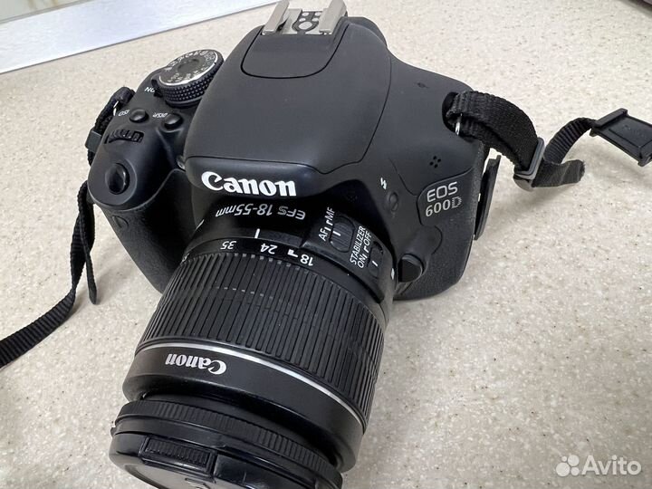 Зеркальный фотоаппарат canon eos 600D