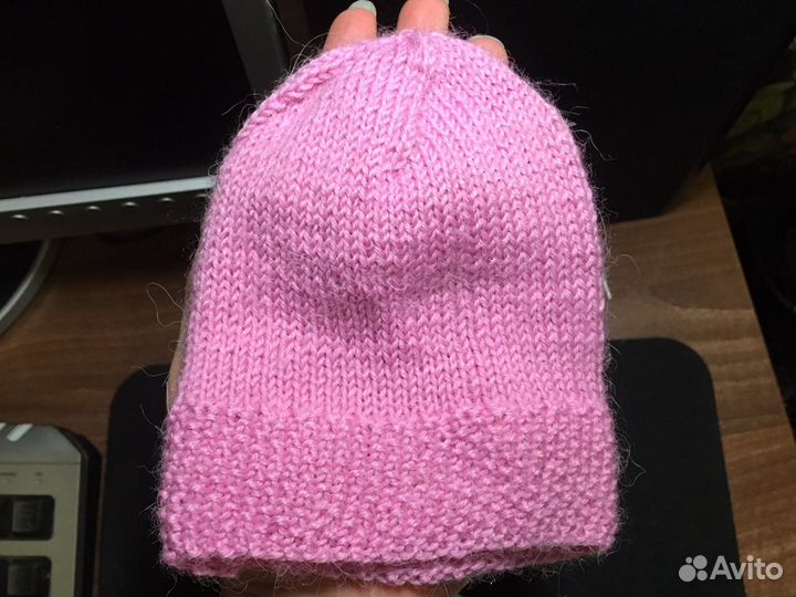 Вязаные детские носочки и шапочка