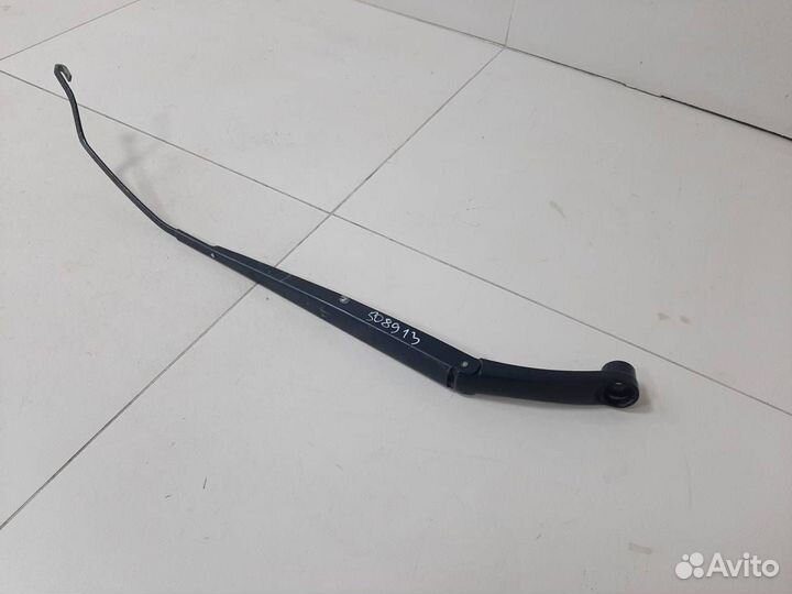 Поводок стеклоочистителя передний правый Hyundai S