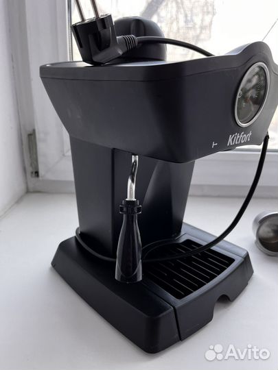 Кофемашина Kitfort KT-706 черный