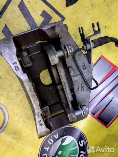 Суппорт передний правый Audi A6 универсал 2.8 CCE