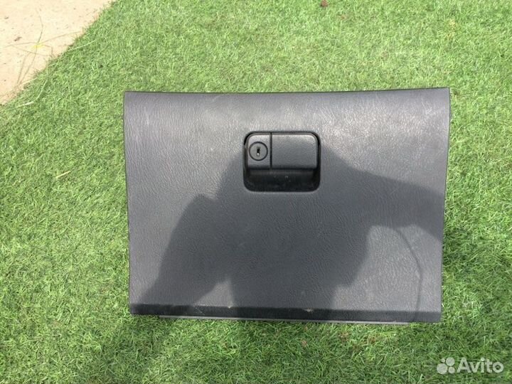 Бардачок Mazda 323 BA bpze 1994-1998