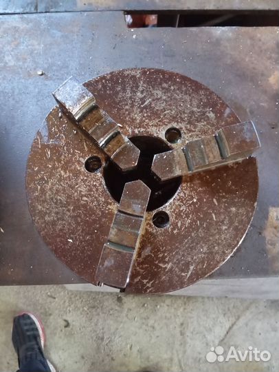 Токарный патрон 3 х кулачковый 250мм
