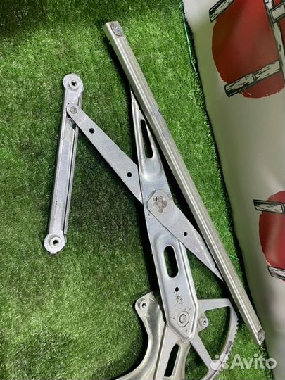 Стеклоподъемный механизм передний правый Lexus