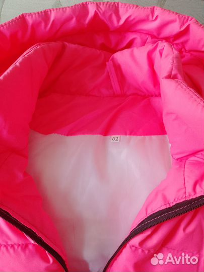 Жилетка женская утепленная с капюшоном