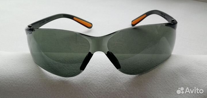 Солнцезащитные очки мужские