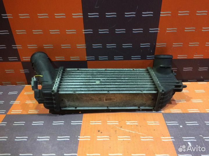 Радиатор интеркулер Пежо 307 1