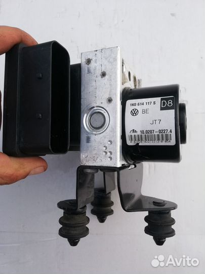 Блок abs Volkswagen Jetta 6 1.6 2014