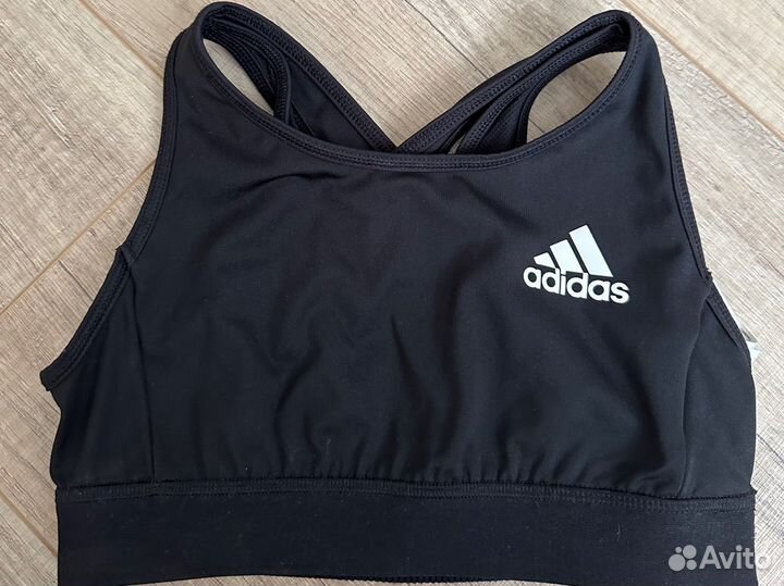 Костюм adidas топ и легенсы