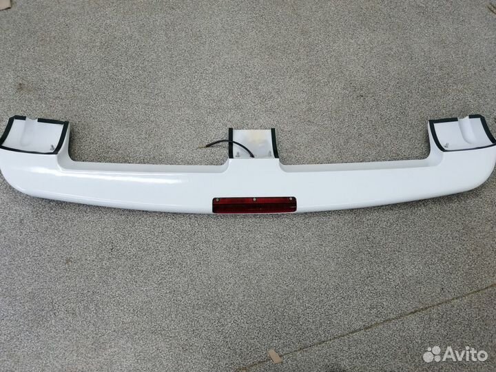 Спойлер крыши УАЗ Патриот с фонарем. Все цвета