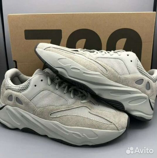 Adidas Yeezy Boost 700