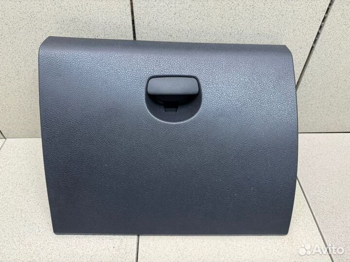 Крышка (дверца) бардачка Renault Logan седан