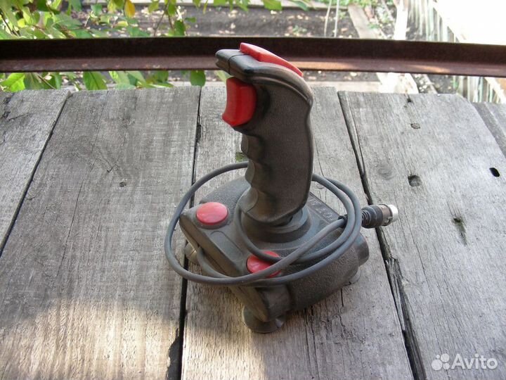 Джойстик от ретро компьютера