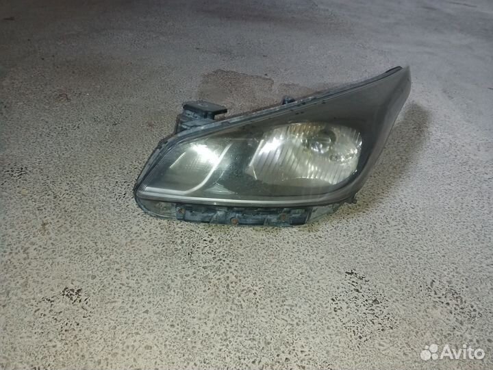 Фара оригинал Кио Рио 2018 года