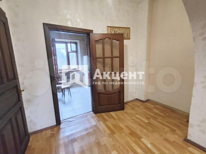 2-к. квартира, 74 м², 3/5 эт.