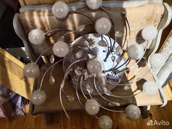 Отдам люстру за шоколадку