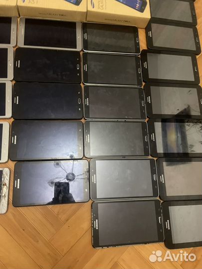 Планшеты с закрытия офиса отл. состояние