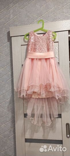 Платья праздничные