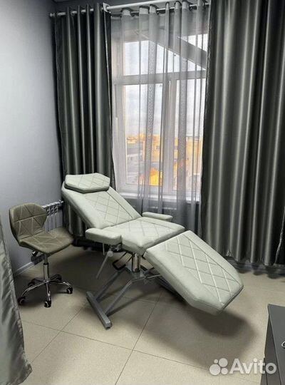 Косметологическая кушетка на гидравлике