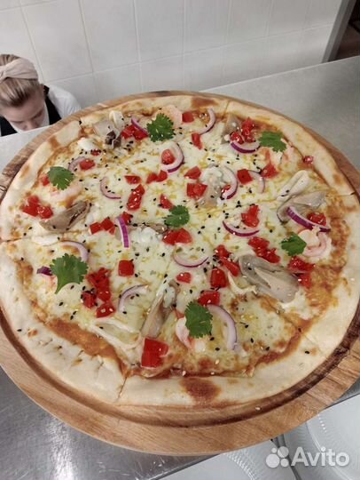 Пиццамейкер, повар холодного цеха