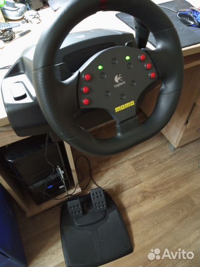 Игровой руль Logitech Momo Racing с кпп