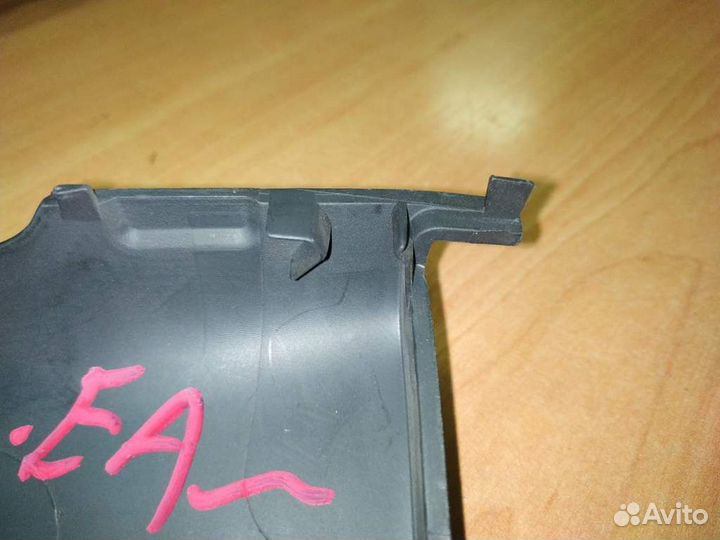 Кожух рулевой колонки верхний Renault Logan 2005-2