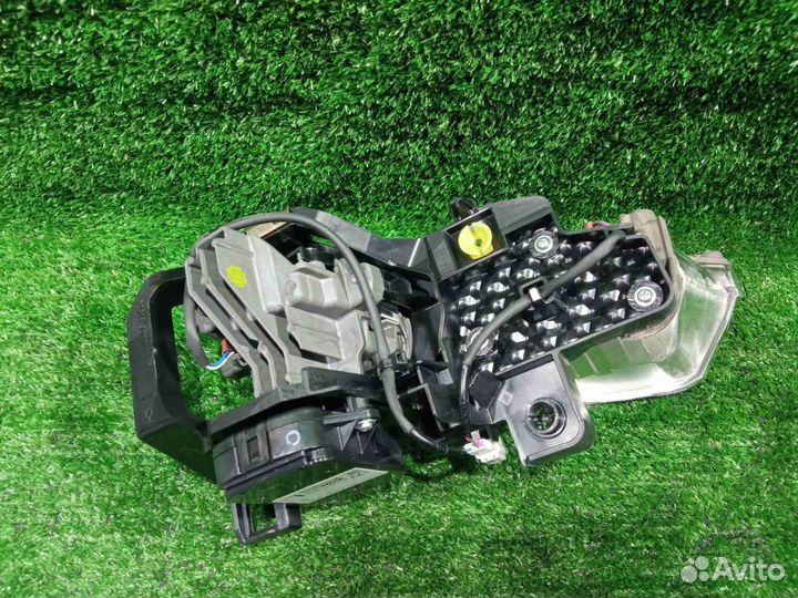 Линза фары Infiniti QX80 (17) с корректором б/у де