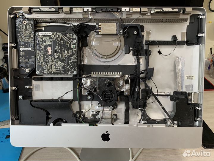 Apple iMac 21,5 2009 в разбор