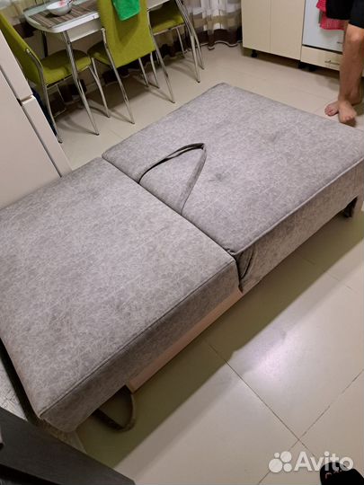 Маленький диван