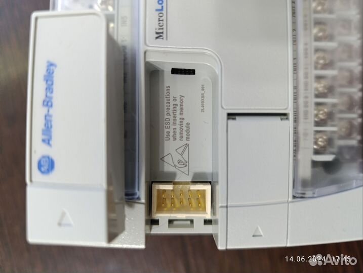 Контроллер Allen Bradley