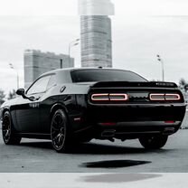 Dodge Challenger 3.6 AT, 2019, 85 000 км, с пробегом, цена 3 990 000 руб.