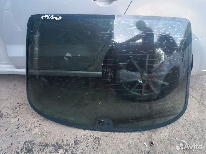 Стекло заднее Toyota Cynos